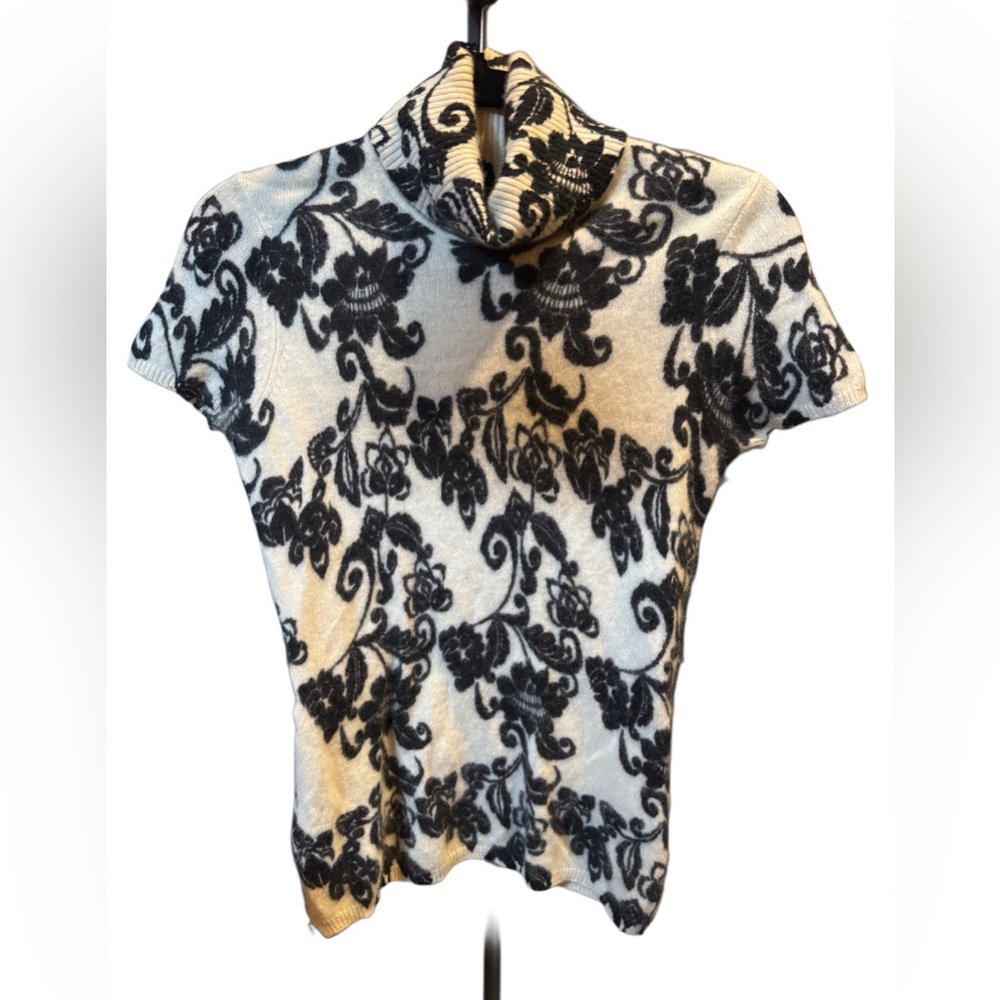 Elegant Black and White Floral Women's Hoodie